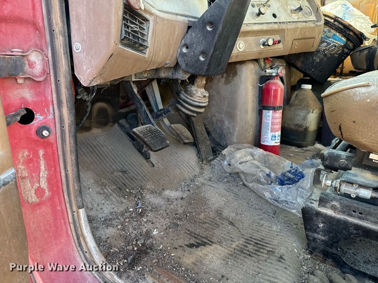 image for item DX3784 1990 Ford U90 semi truck