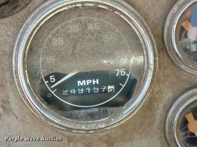 image for item DX3784 1990 Ford U90 semi truck