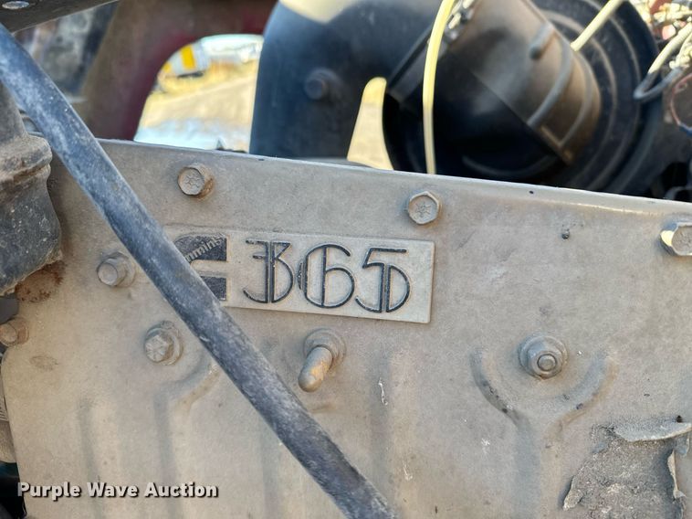 image for item DX3784 1990 Ford U90 semi truck