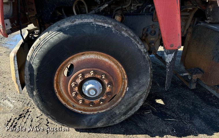 image for item DX3784 1990 Ford U90 semi truck