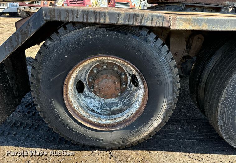 image for item DX3784 1990 Ford U90 semi truck