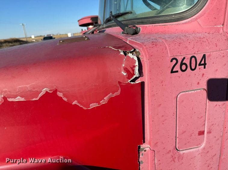 image for item DX3786 1995 Mack RD600 semi truck