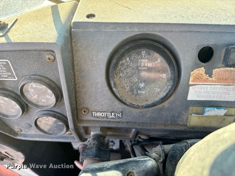 image for item DX3786 1995 Mack RD600 semi truck