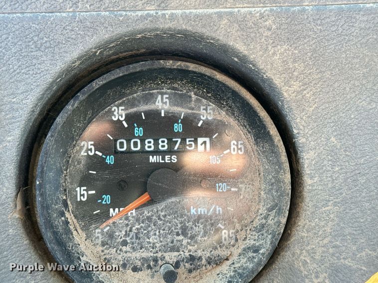 image for item DX3786 1995 Mack RD600 semi truck