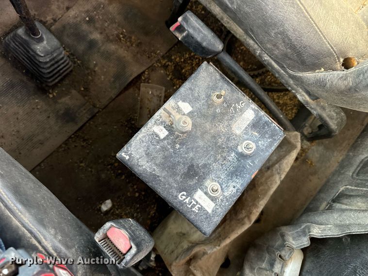 image for item DX3786 1995 Mack RD600 semi truck