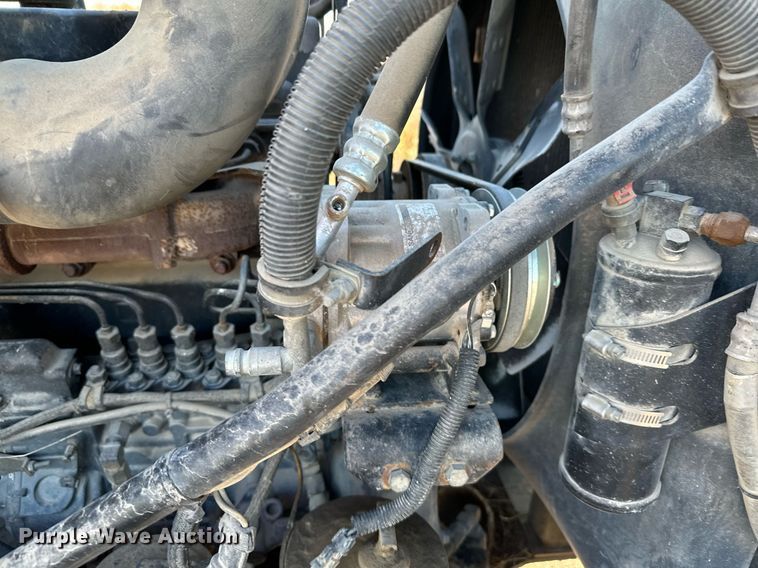 image for item DX3786 1995 Mack RD600 semi truck