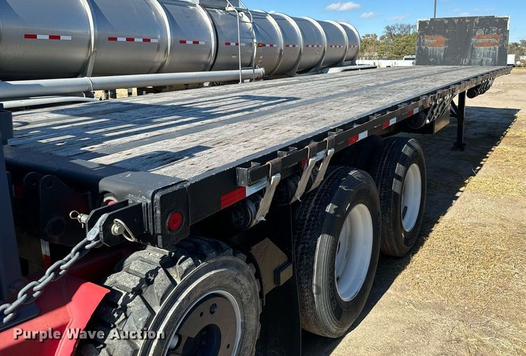 image for item DX3797 2011 Great Dane flatbed trailer