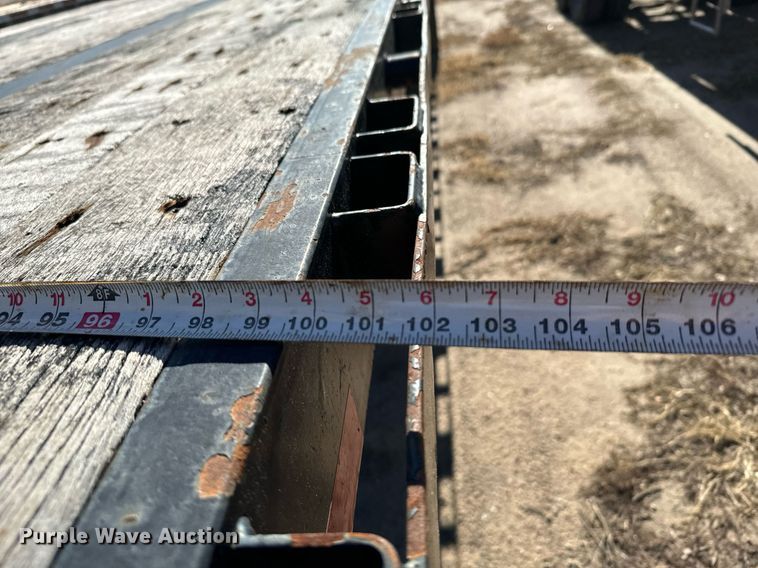 image for item DX3797 2011 Great Dane flatbed trailer