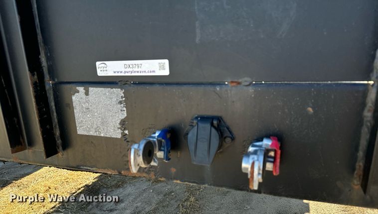 image for item DX3797 2011 Great Dane flatbed trailer