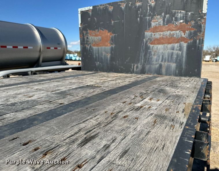 image for item DX3797 2011 Great Dane flatbed trailer