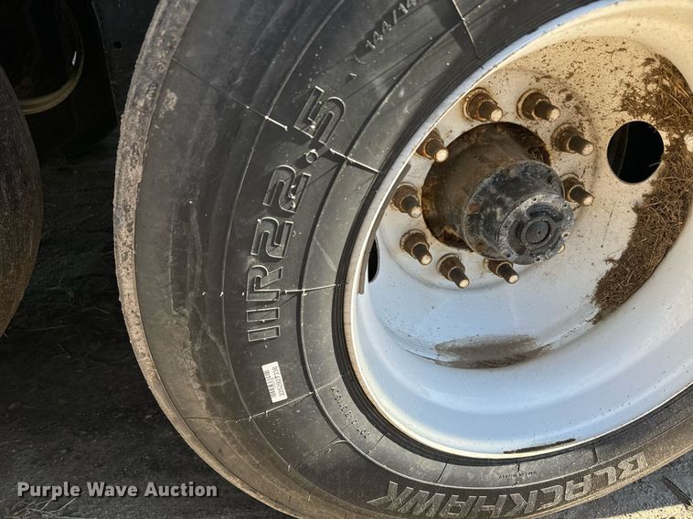 image for item DX3797 2011 Great Dane flatbed trailer