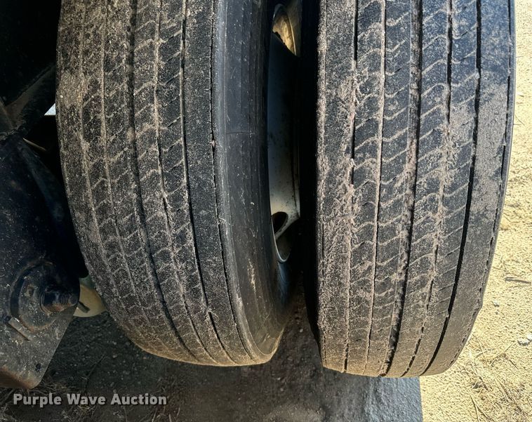 image for item DX3797 2011 Great Dane flatbed trailer