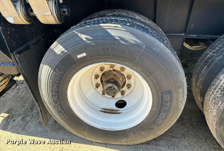 image for item DX3797 2011 Great Dane flatbed trailer