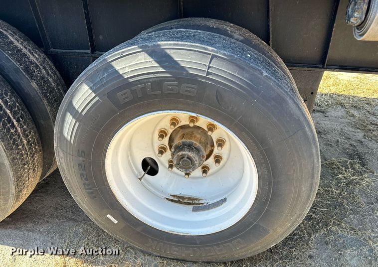 image for item DX3797 2011 Great Dane flatbed trailer