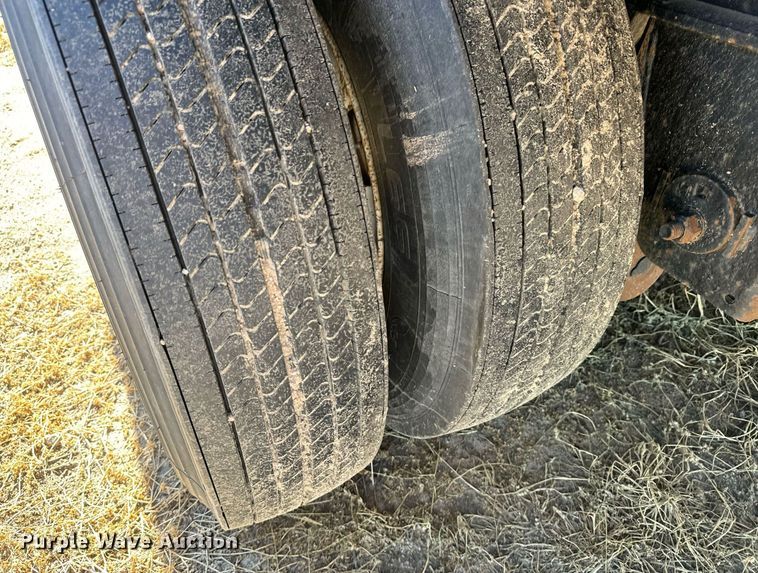 image for item DX3797 2011 Great Dane flatbed trailer