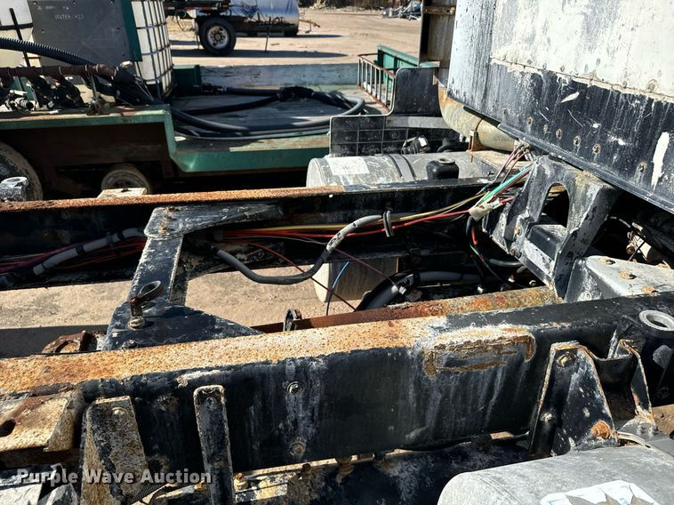 image for item DX3798 1990 Kenworth T600 truck cab and chassis