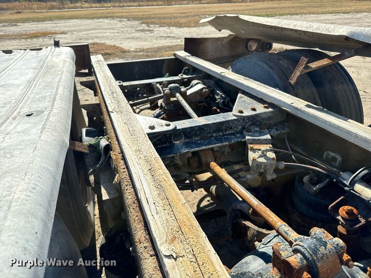 image for item DX3798 1990 Kenworth T600 truck cab and chassis