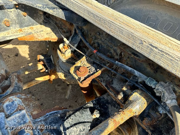 image for item DX3798 1990 Kenworth T600 truck cab and chassis