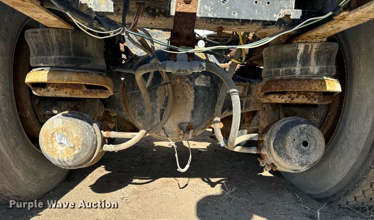 image for item DX3798 1990 Kenworth T600 truck cab and chassis