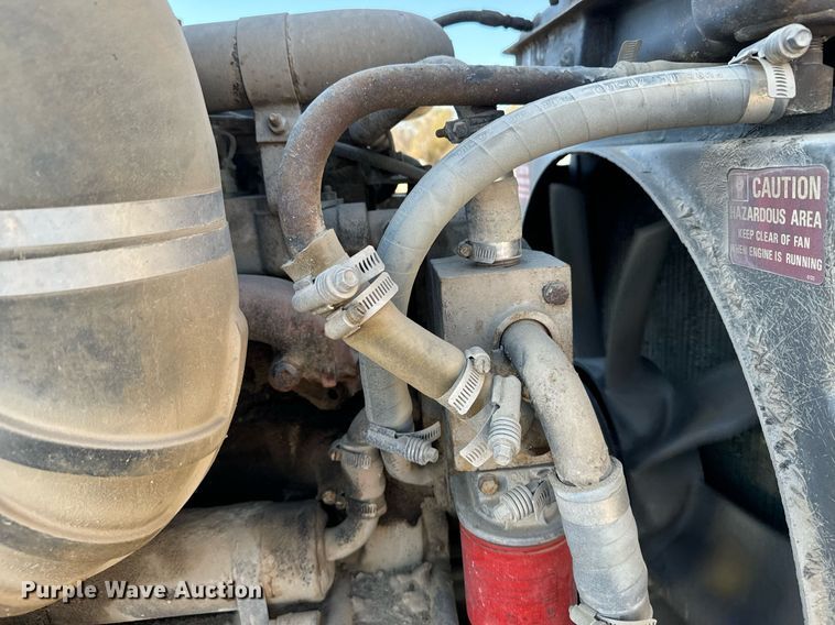 image for item DX3798 1990 Kenworth T600 truck cab and chassis