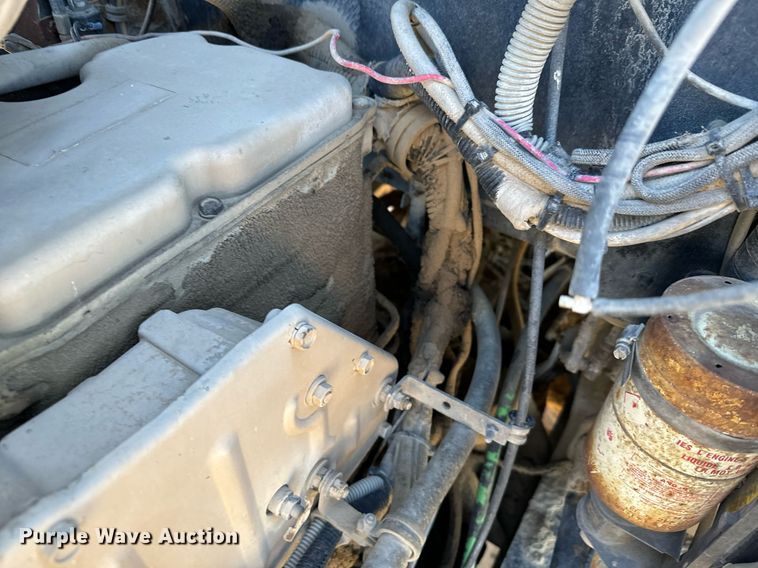 image for item DX3798 1990 Kenworth T600 truck cab and chassis