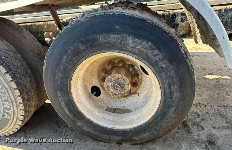 image for item DX3798 1990 Kenworth T600 truck cab and chassis