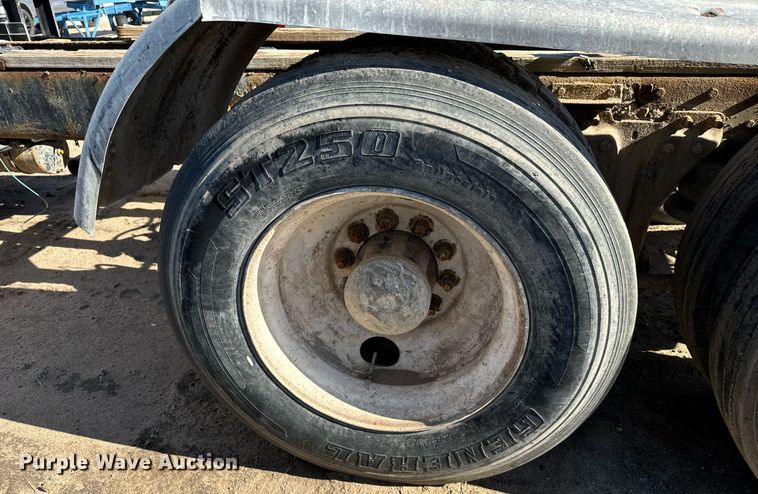 image for item DX3798 1990 Kenworth T600 truck cab and chassis