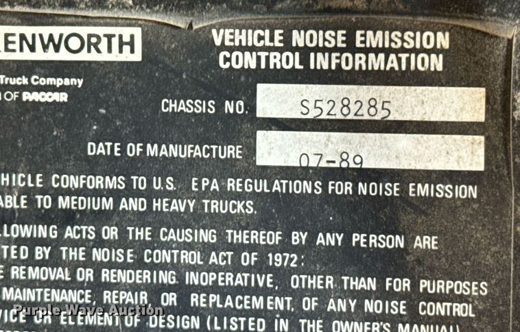 image for item DX3798 1990 Kenworth T600 truck cab and chassis