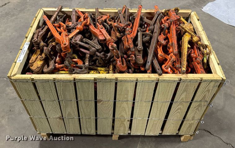 image for item DX3871 Approximately 200 chain binders