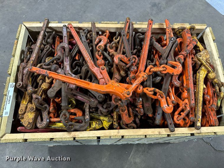 image for item DX3871 Approximately 200 chain binders