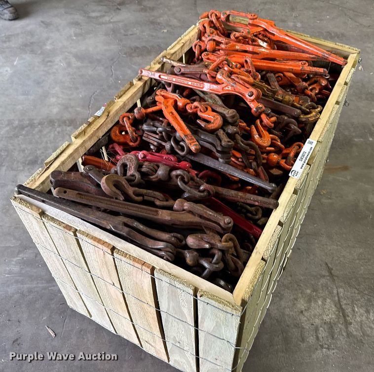 image for item DX3872 Approximately 200 chain binders