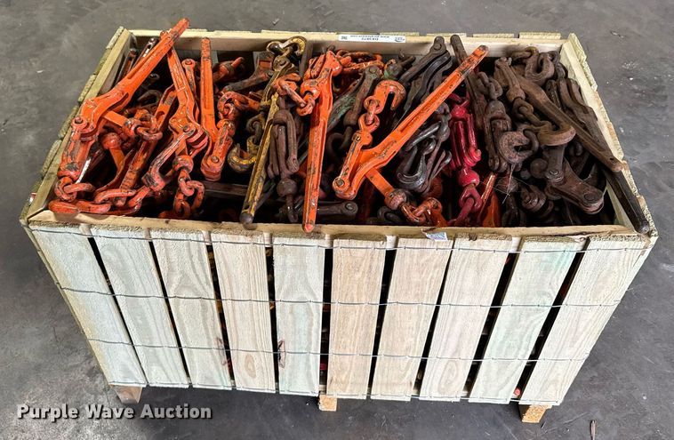 image for item DX3872 Approximately 200 chain binders