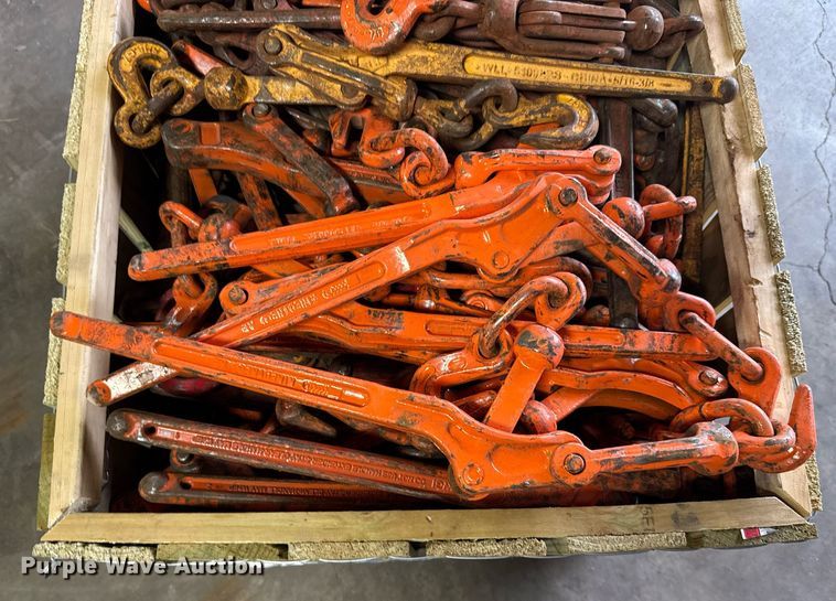 image for item DX3872 Approximately 200 chain binders