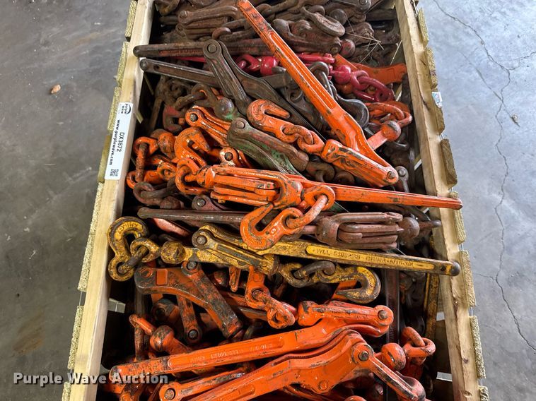 image for item DX3872 Approximately 200 chain binders