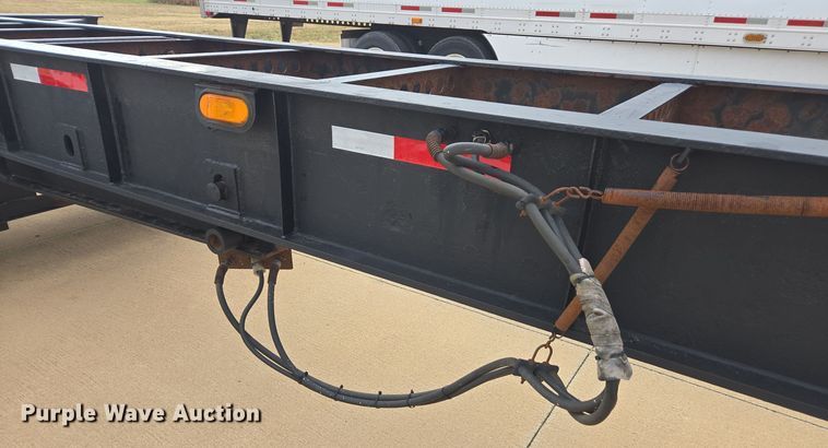 image for item EE7903 2001 Pratt container trailer