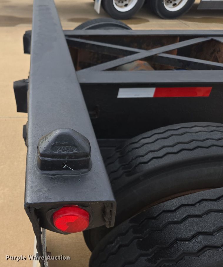 image for item EE7903 2001 Pratt container trailer