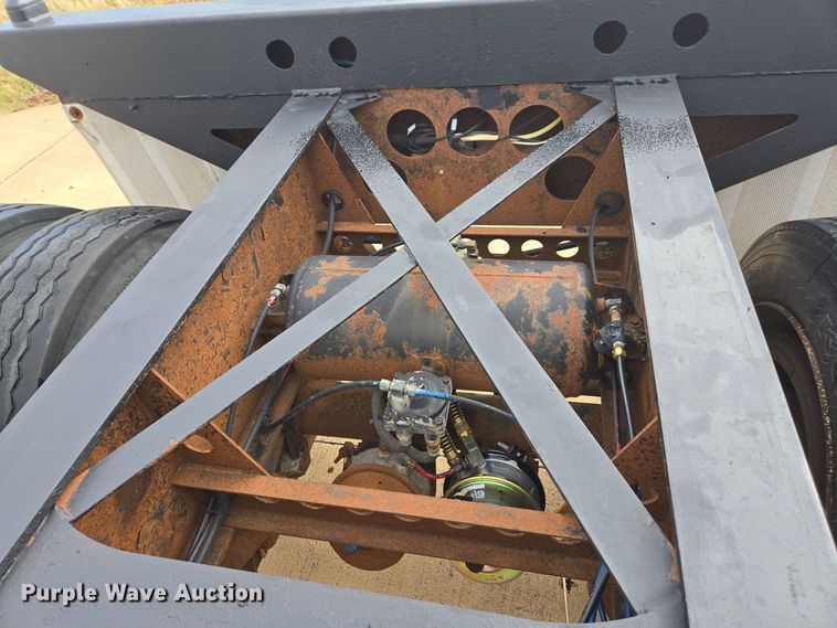 image for item EE7903 2001 Pratt container trailer