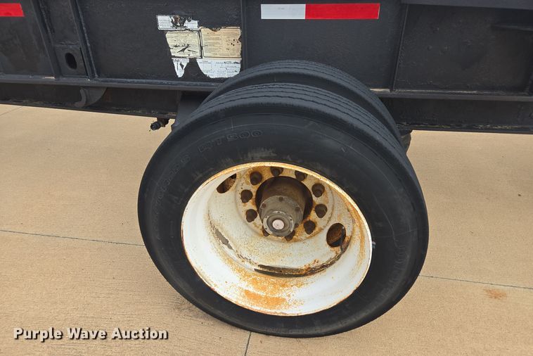 image for item EE7903 2001 Pratt container trailer