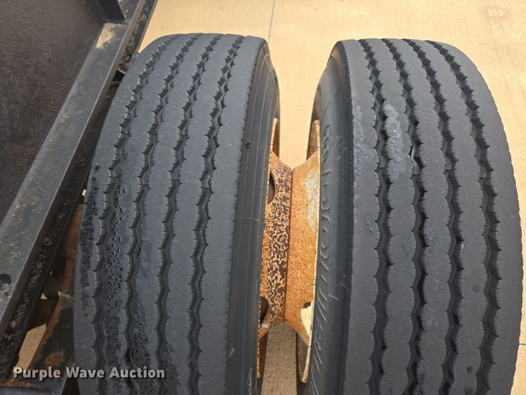 image for item EE7903 2001 Pratt container trailer