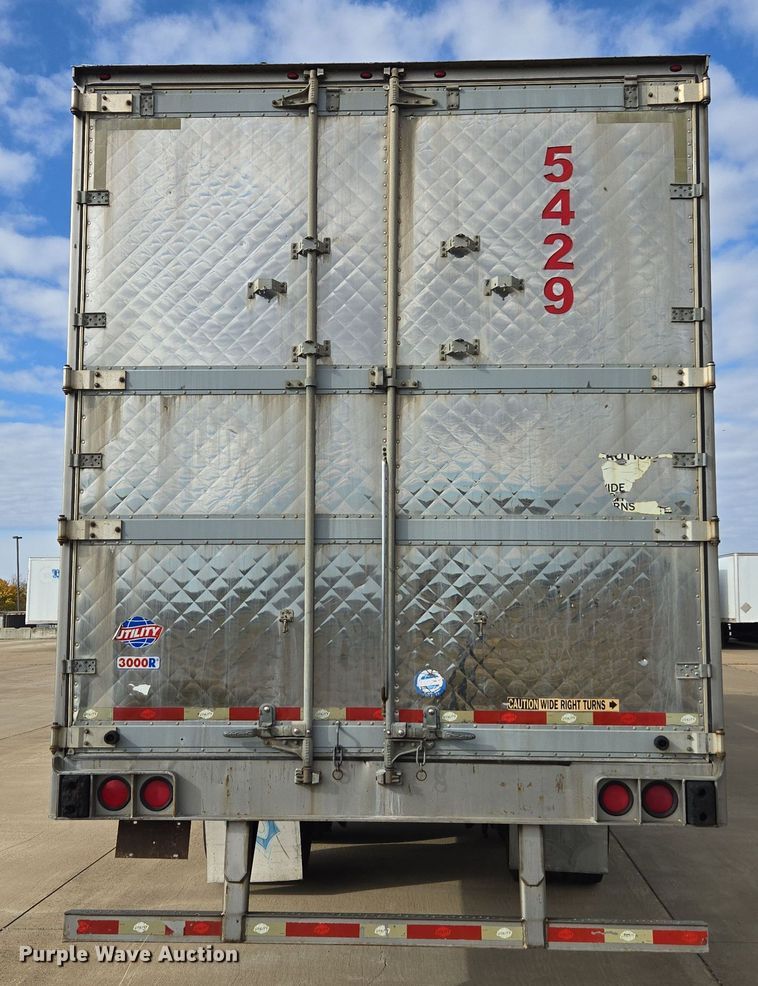 image for item EE7906 2008 Utility dry van trailer