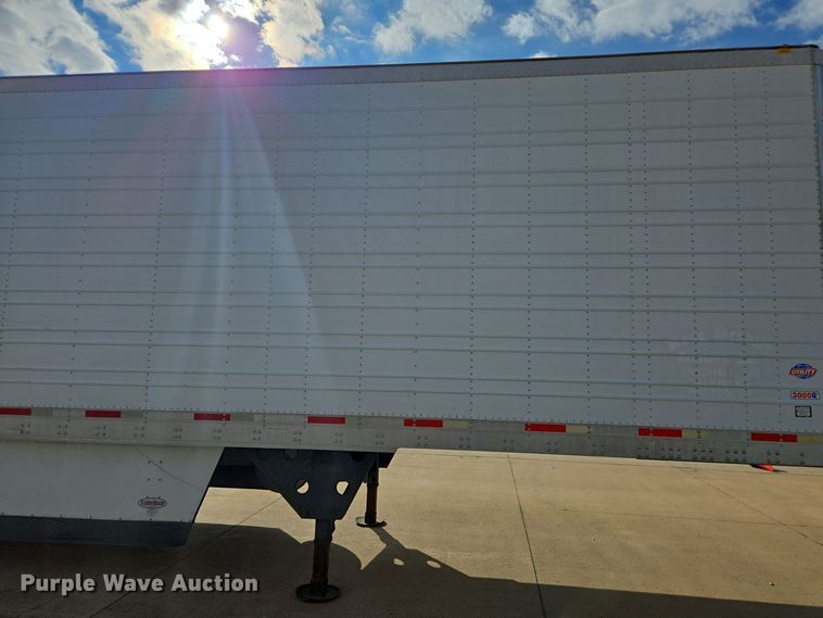 image for item EE7906 2008 Utility dry van trailer