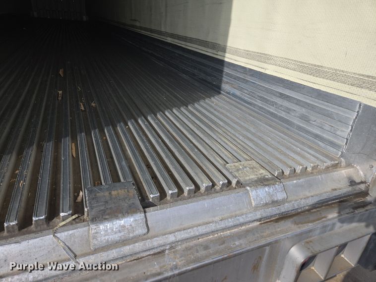 image for item EE7906 2008 Utility dry van trailer