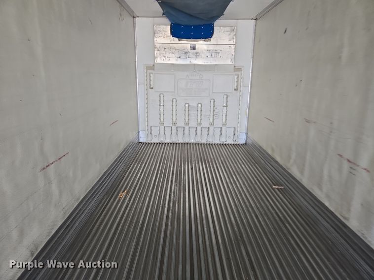 image for item EE7906 2008 Utility dry van trailer