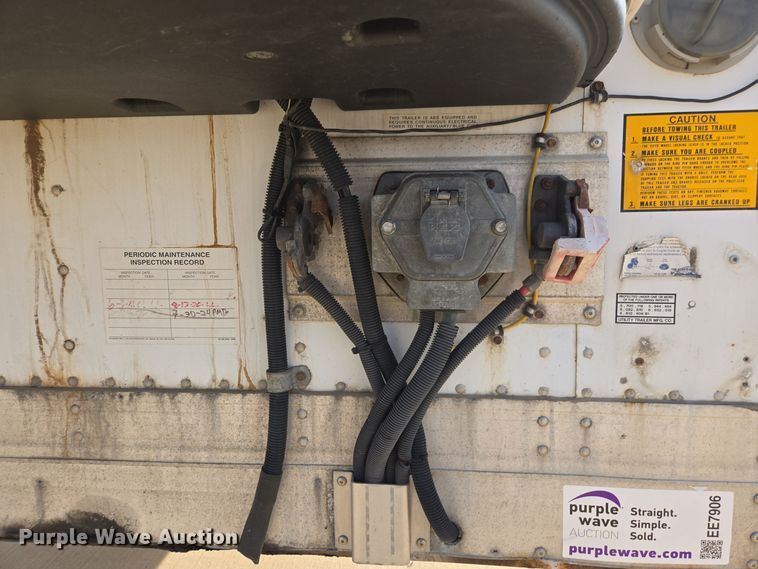 image for item EE7906 2008 Utility dry van trailer