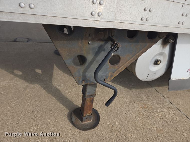 image for item EE7906 2008 Utility dry van trailer