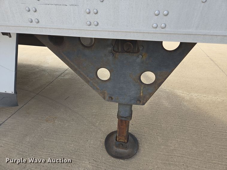 image for item EE7906 2008 Utility dry van trailer