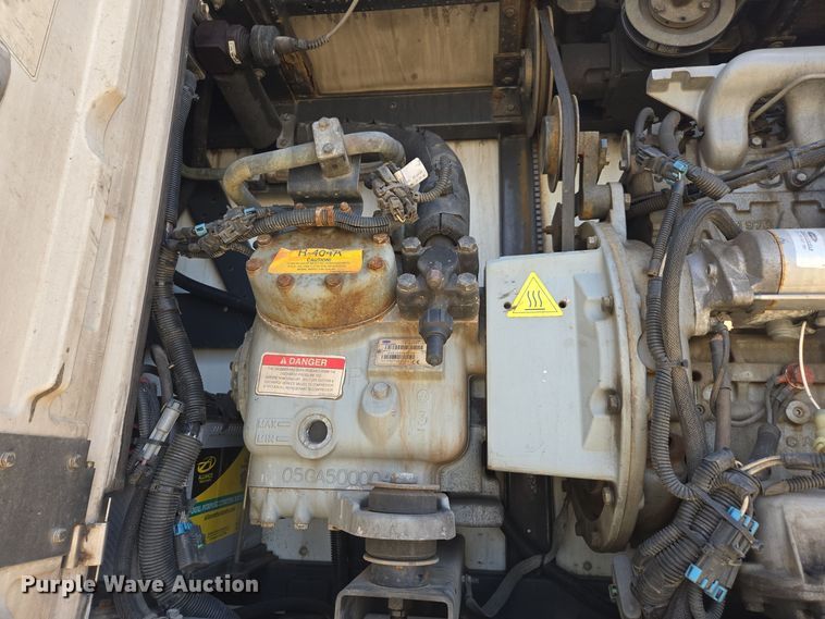 image for item EE7906 2008 Utility dry van trailer