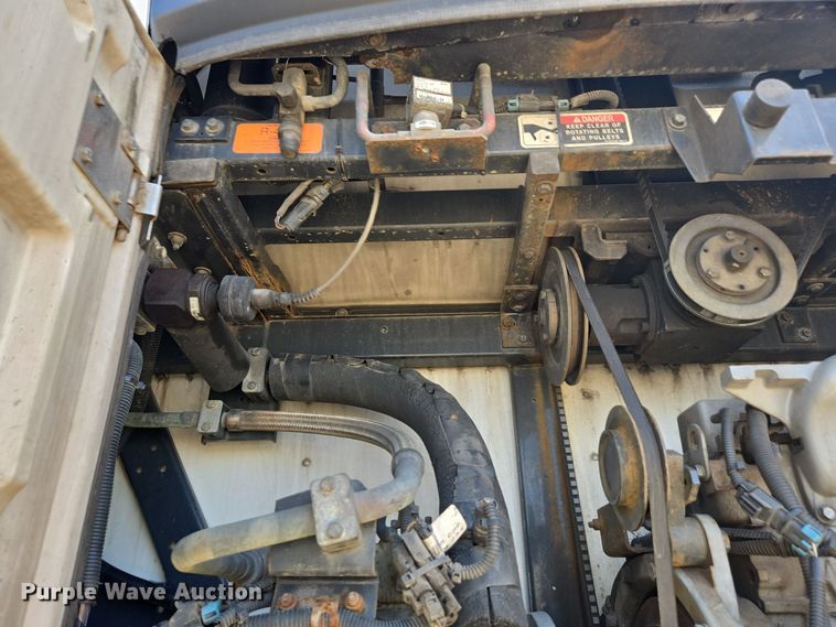 image for item EE7906 2008 Utility dry van trailer