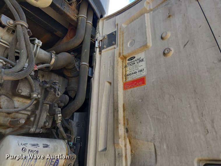 image for item EE7906 2008 Utility dry van trailer