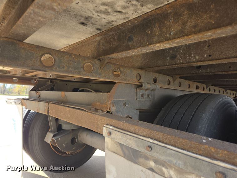 image for item EE7906 2008 Utility dry van trailer